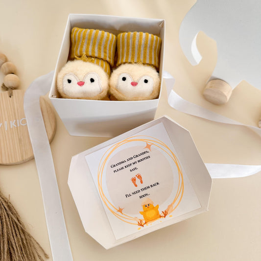 Grandparents Pregnancy Announcement Box – Baby Reveal Gift with Animal Booties, New Grandparent Reveal Idea