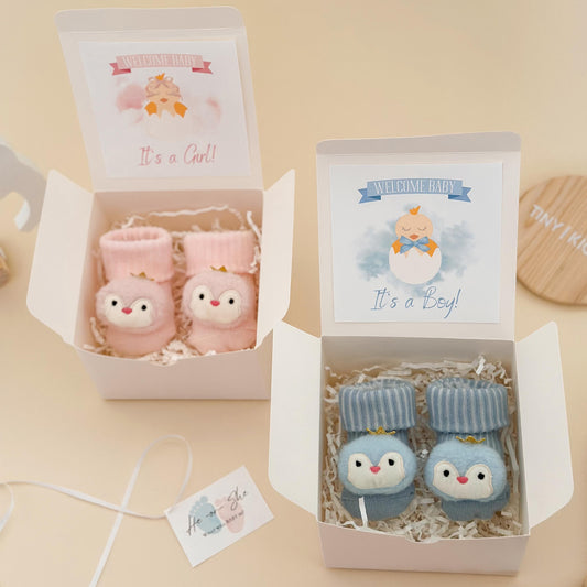 Gender Reveal Gift Box – Baby Socks with “It’s a Boy” or “It’s a Girl” Card, Baby Announcement, Baby Shower Surprise, Intimate Gender Reveal