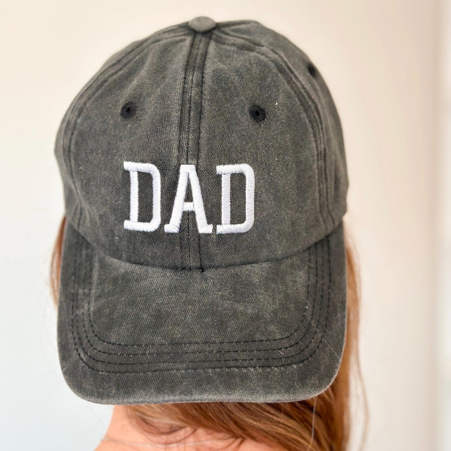 Mom & Dad Embroidered Hats – Pregnancy Announcement Gift