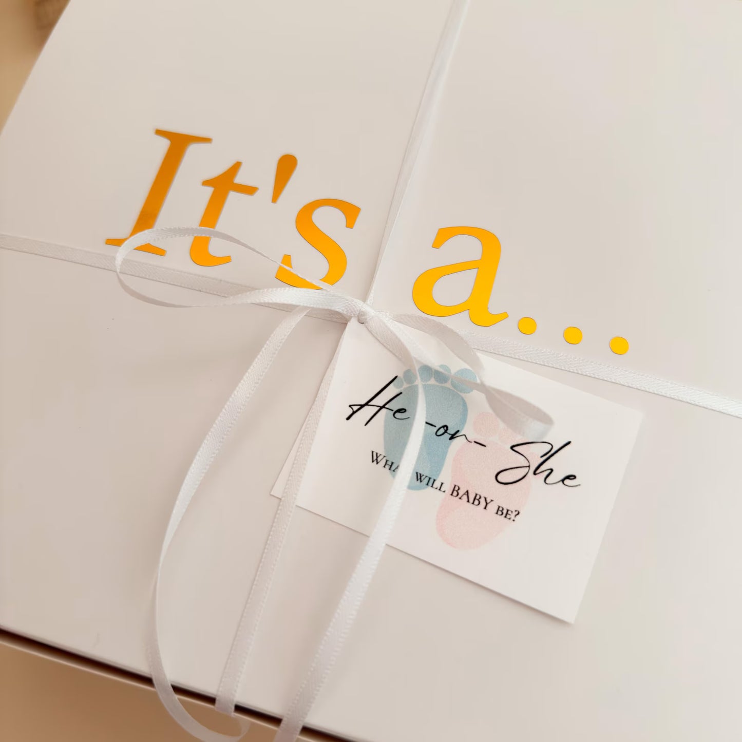 Baby Gender Reveal Gift – “It’s a Boy / It’s a Girl” Announcement Set