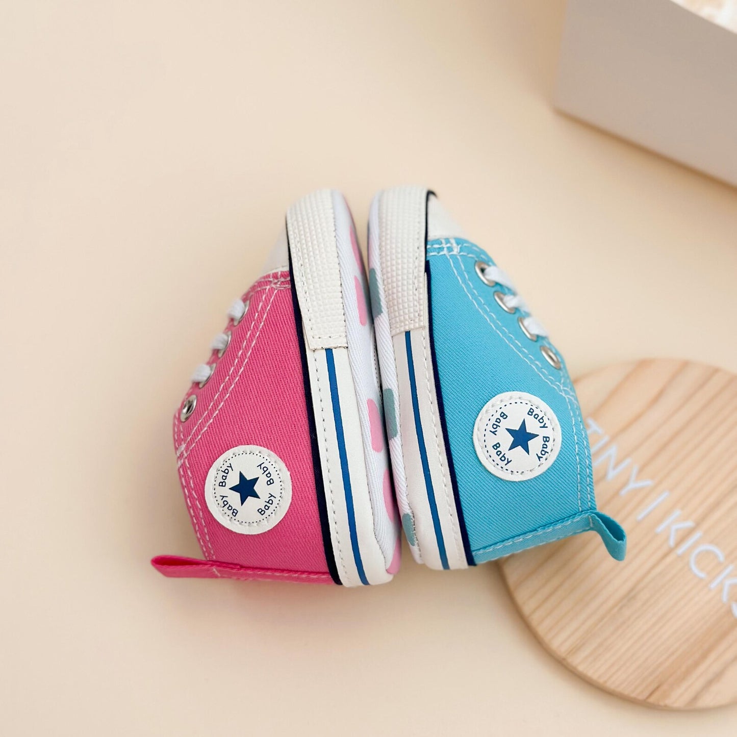 Gender Reveal Baby Shoe Gift Box – “It’s a Boy / It’s a Girl” Keepsake